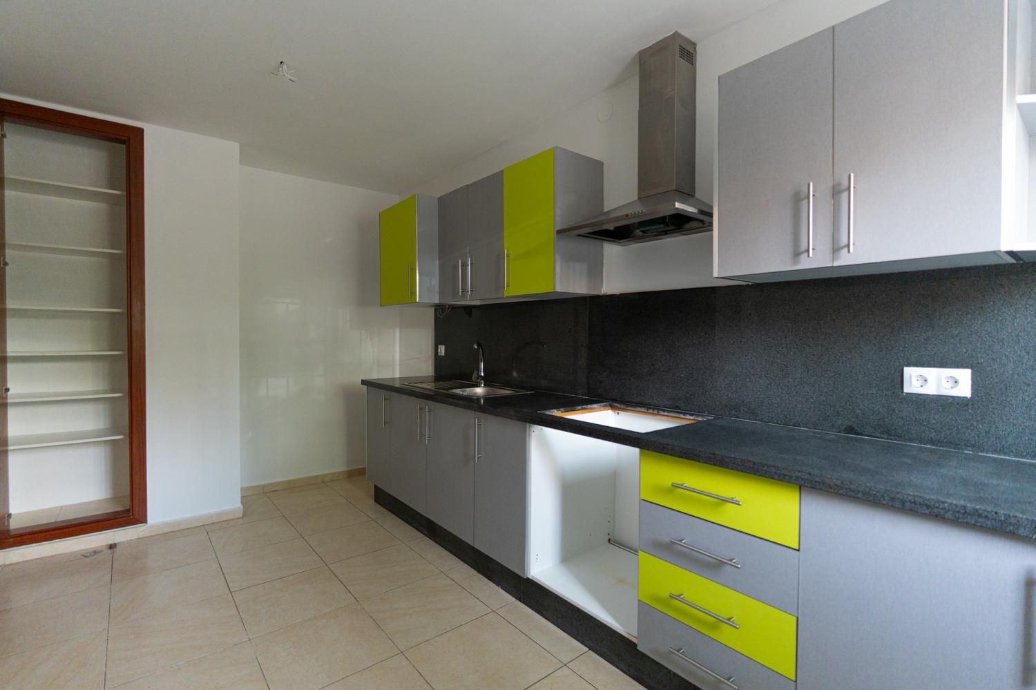 Cocina de Piso en venta en San Cristóbal de la Laguna con Jardín privado, Terraza y Trastero