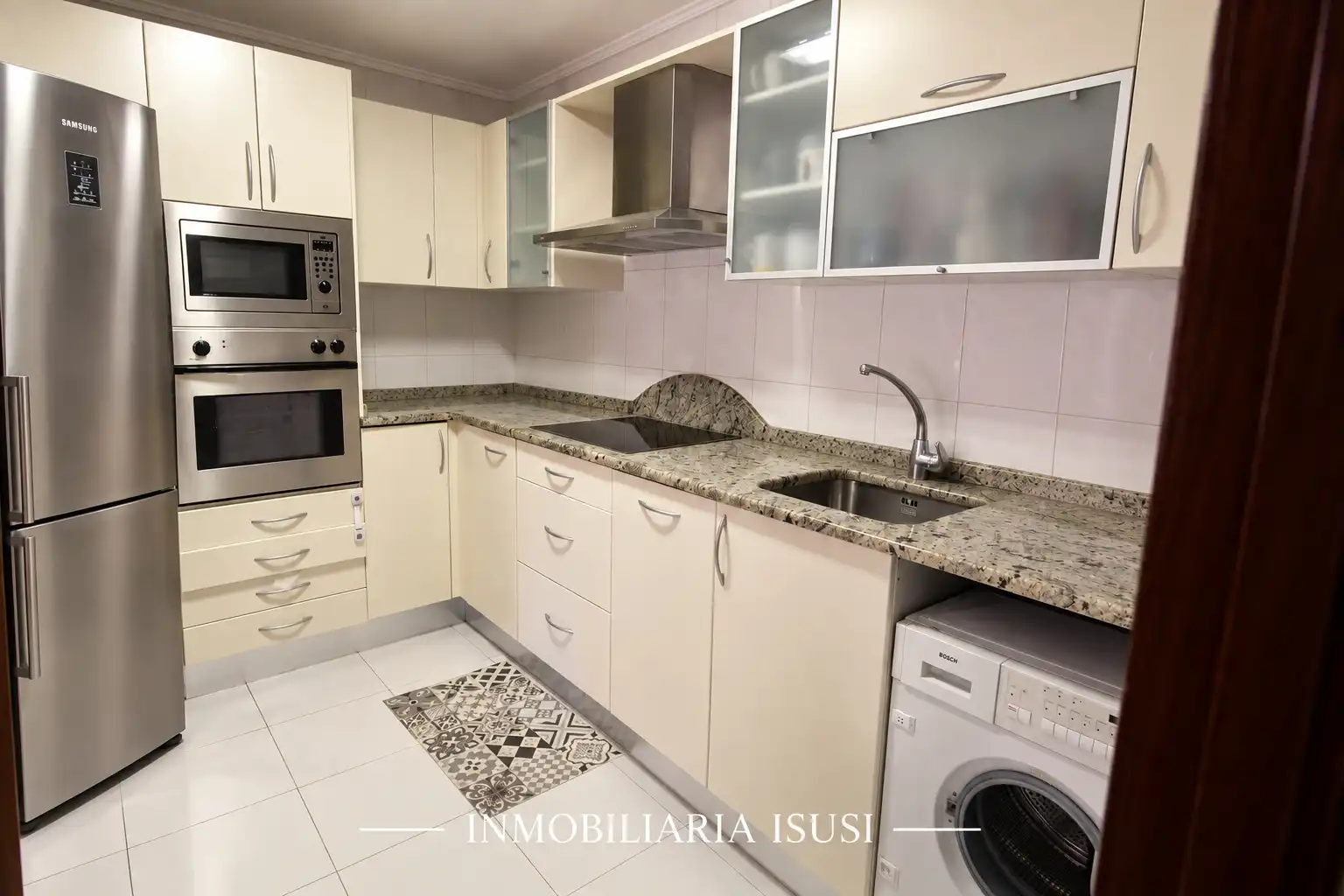 Flat for sale in Hermanos Larrarte Kalea, Zona Centro