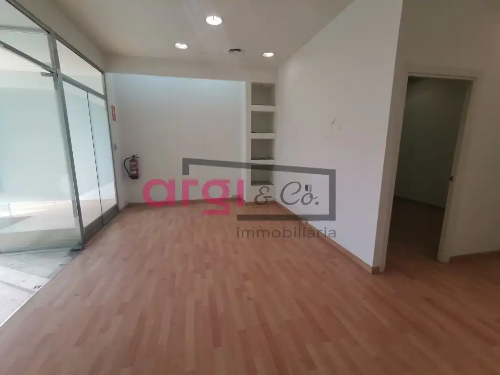 Local comercial de lloguer a La Roureda, imagen 4