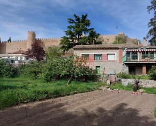 Vista exterior de Casa o xalet en venda en Ávila Capital amb Terrassa i Piscina