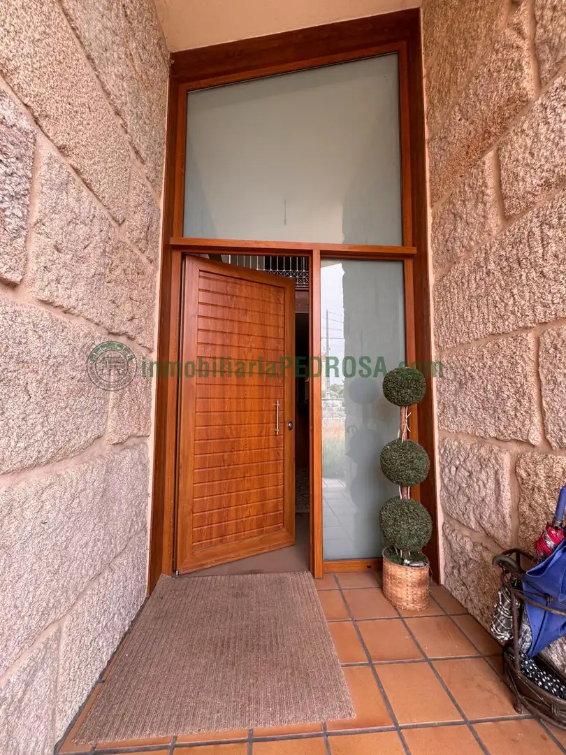 Casa o chalet en venta en Pontevedra Capital  con Calefacción, Jardín privado y Terraza