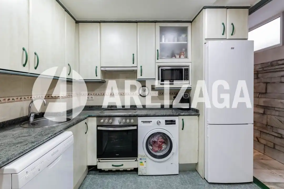 Küche von Wohnung zum Verkauf in Donostia - San Sebastián  mit Heizung, Terrasse und Möbliert