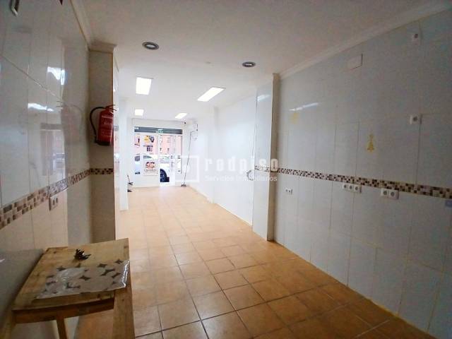Local comercial en Alquiler en Nazaret en Mangas Verdes - Las Flores - Parque del Sur