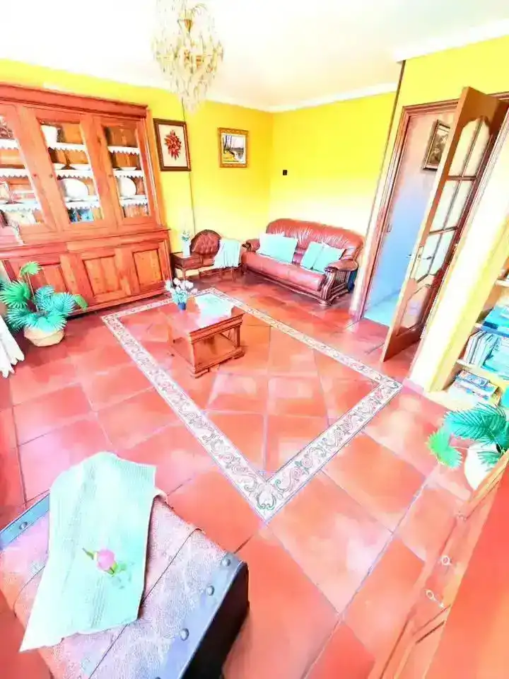 Sala d'estar de Dúplex en venda en Corvera de Asturias amb Calefacció, Parquet i Traster