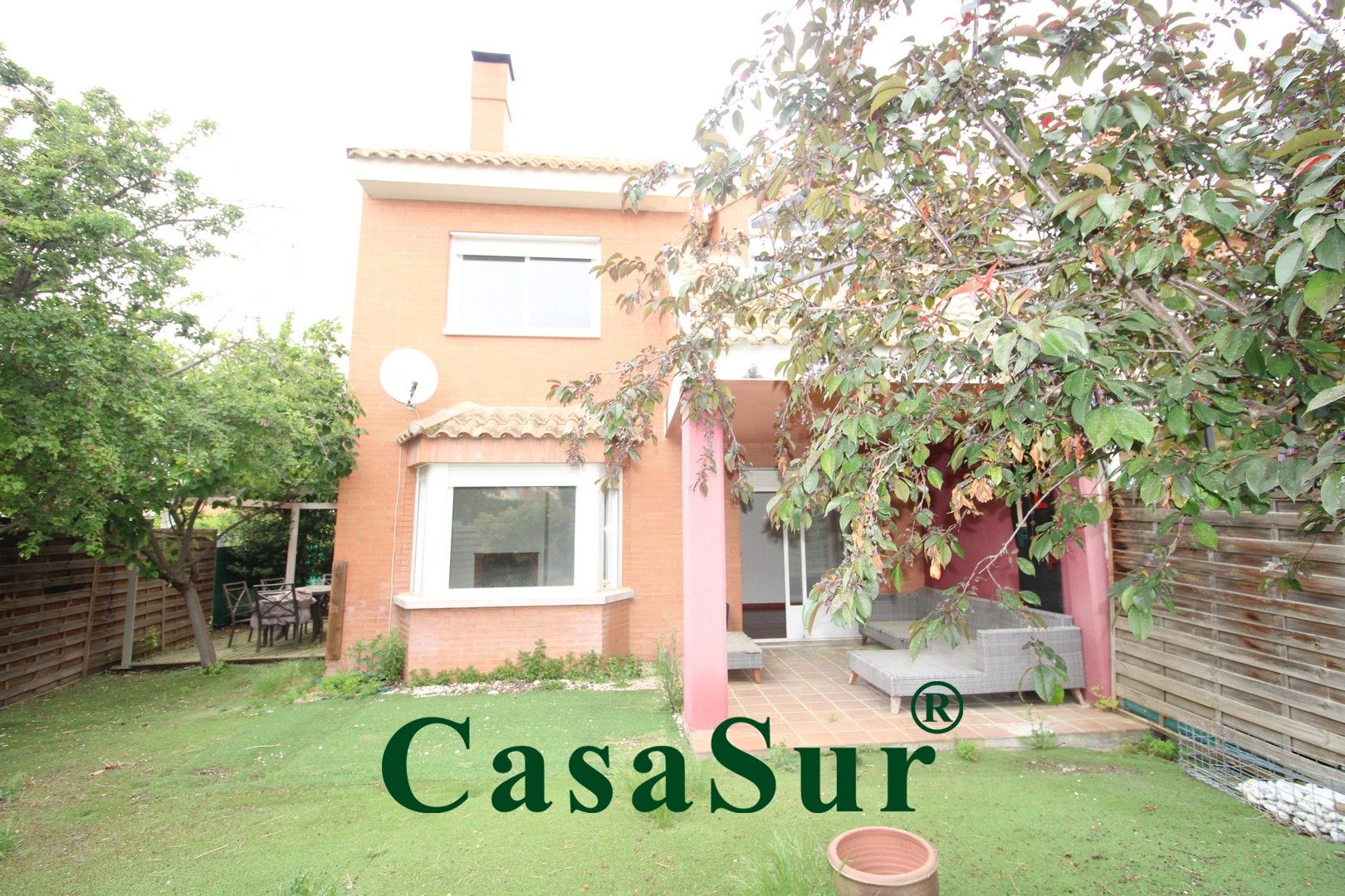 Vista exterior de Casa o xalet en venda en Aldeamayor de San Martín amb Calefacció, Jardí privat i Parquet