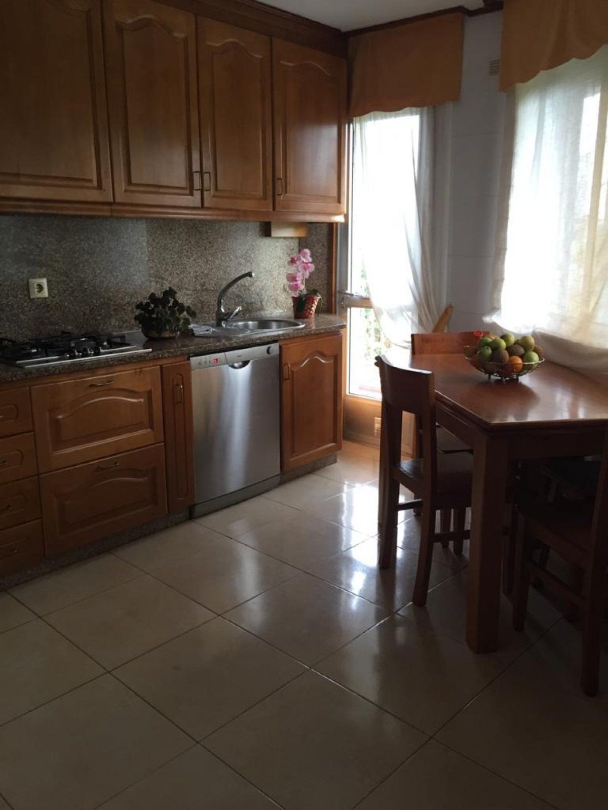 Cuina de Casa o xalet en venda en Valle de Mena amb Calefacció, Jardí privat i Terrassa