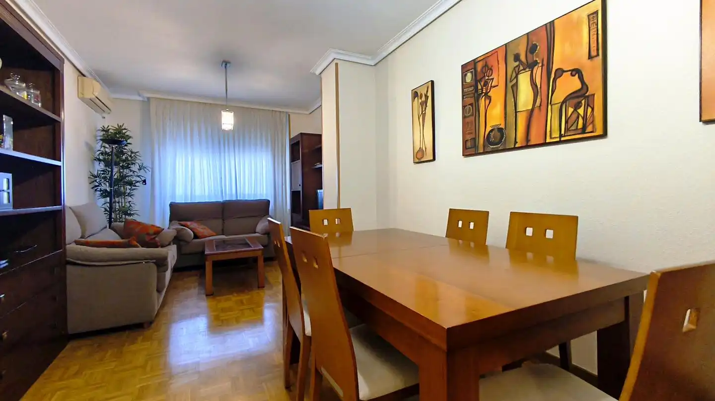 Dining room of Ground floor for rent in Madrid  with Air Conditioner, Heating and Parquet flooring