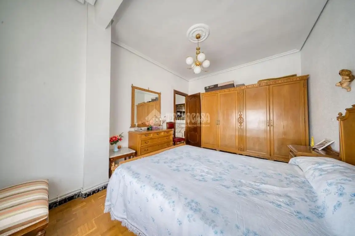 Habitación de Piso en venta en Valladolid con Calefacción, Parquet y Terraza