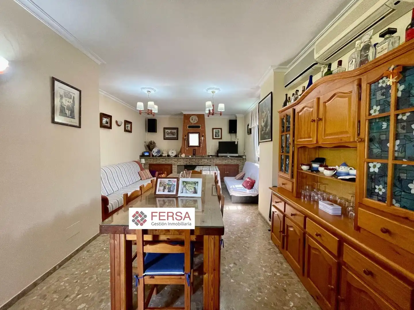 Vista exterior de Casa o xalet en venda en El Puerto de Santa María amb Aire condicionat, Calefacció i Jardí privat