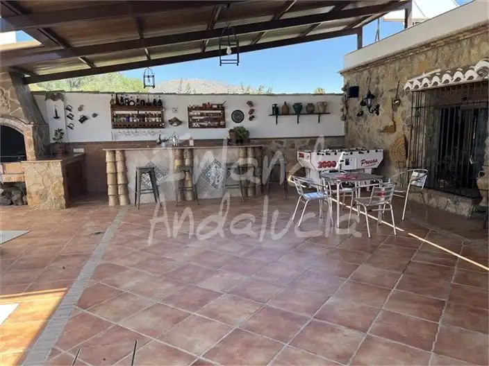 Terrassa de Finca rústica en venda en Priego de Córdoba amb Aire condicionat, Traster i Piscina