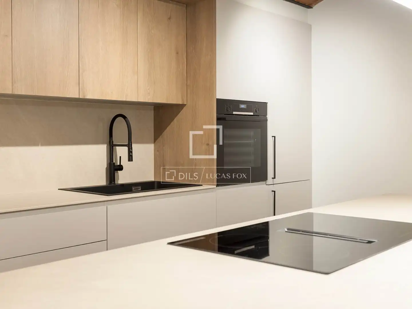 Cuina de Pis en venda en Barcelona amb Aire condicionat, Parquet i Traster