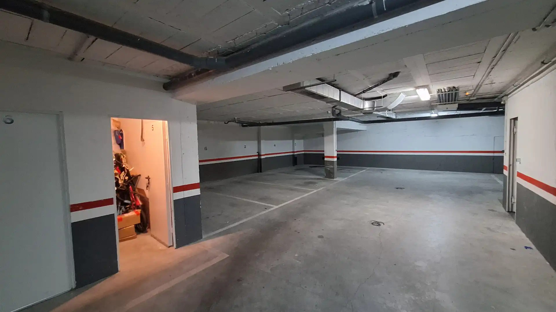 Parkplatz von Wohnungen zum Verkauf in Burgos mit Abstellraum und Möbliert