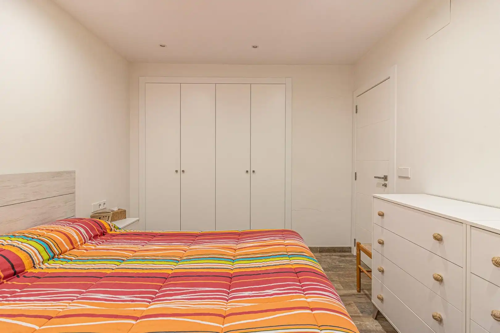 Habitación de Casa o chalet en venta en Llombai con Aire acondicionado, Jardín privado y Terraza