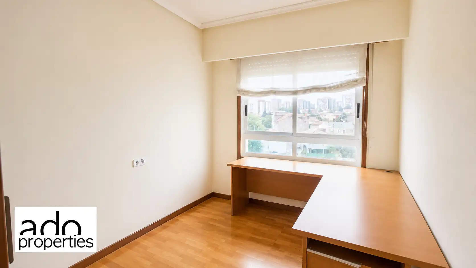 Habitación de Piso en venta en Vigo  con Calefacción y Amueblado