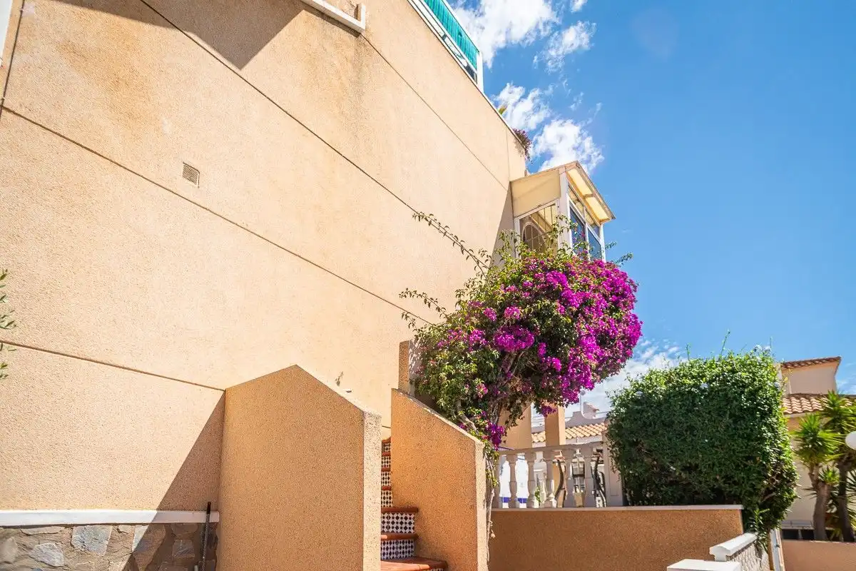 Vista exterior de Apartament en venda en Orihuela