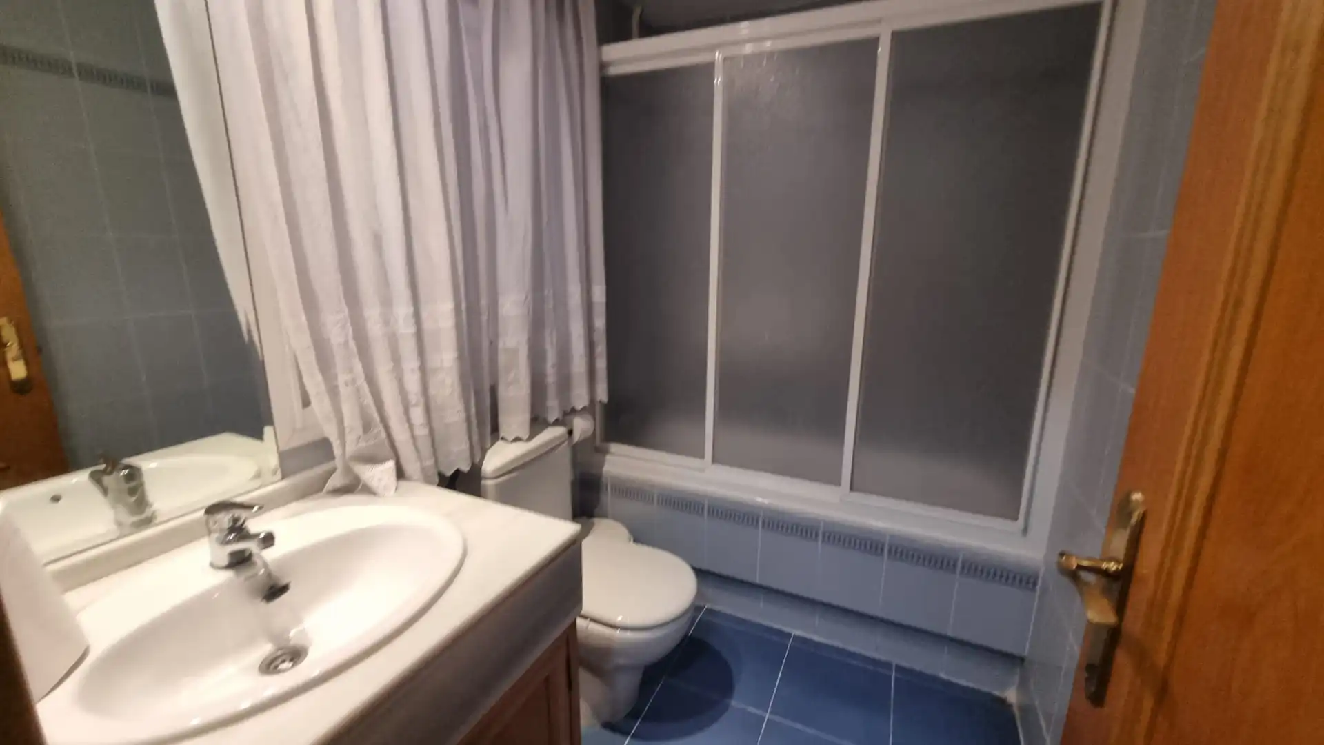 Bany de Pis en venda en Collado Villalba amb Calefacció, Parquet i Terrassa