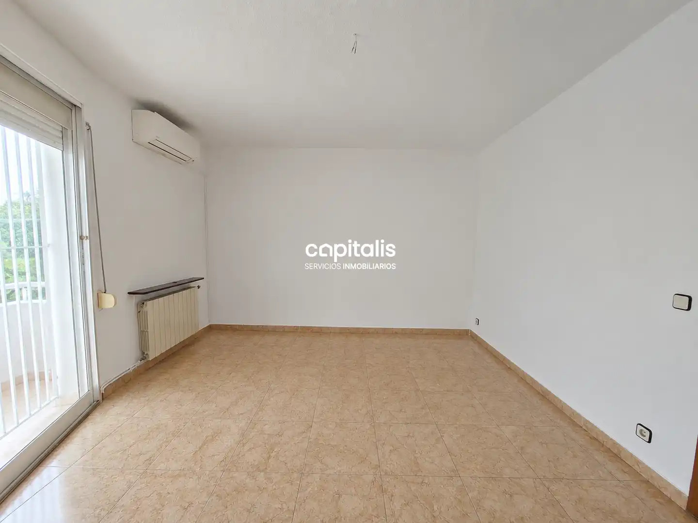 Schlafzimmer von Wohnung zur Miete in Madrid mit Klimaanlage und Heizung