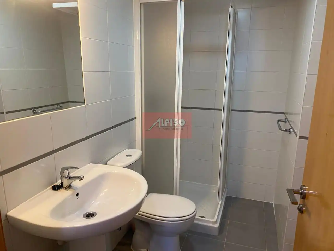 Baño de Piso de alquiler en Ourense Capital  con Calefacción y Amueblado