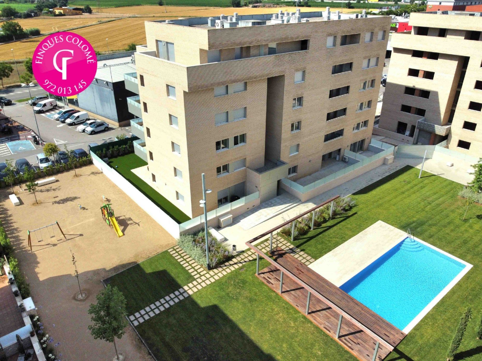Piscina de Ático en venta en Girona Capital con Aire acondicionado, Terraza y Piscina