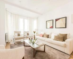Sala d'estar de Apartament de lloguer en Bilbao  amb Aire condicionat, Calefacció i Terrassa
