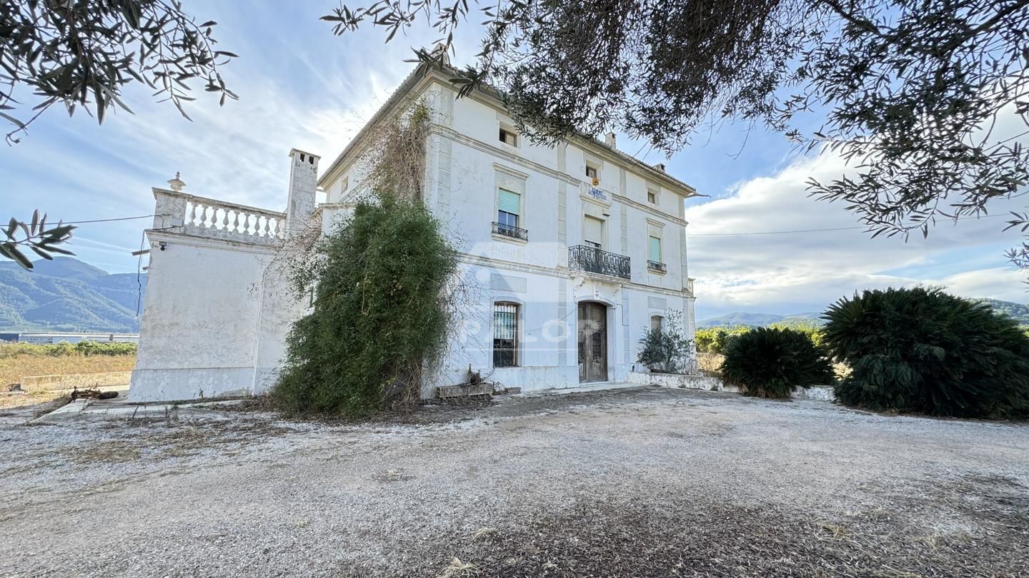 Außenansicht von Country house zum verkauf in Benifairó de la Valldigna mit Privatgarten und Schwimmbad
