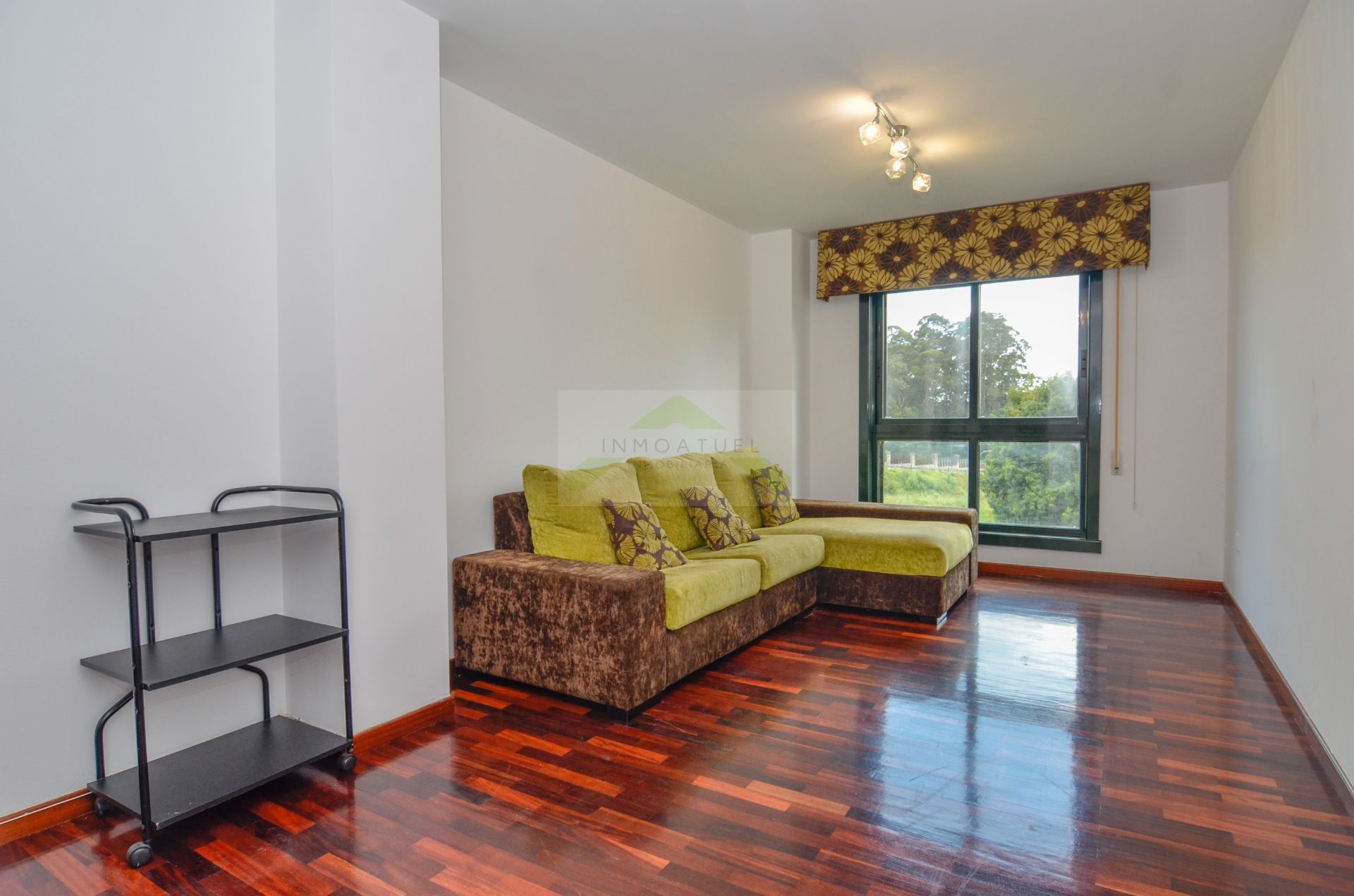 Living room of Flat to rent in Culleredo  with Heating, Parquet flooring and Furnished