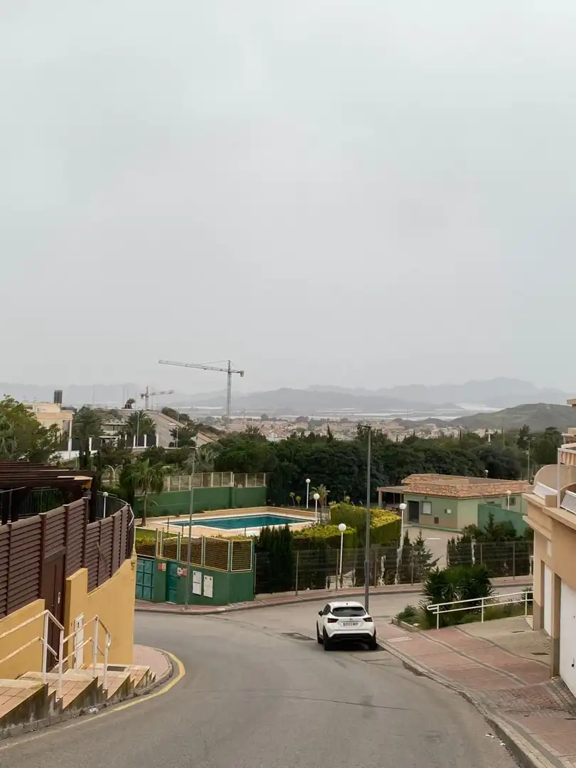 Wohnung zum Verkauf in Águilas mit Klimaanlage, Terrasse und Abstellraum