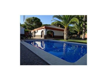 Casa con piscina en venta en Carmona