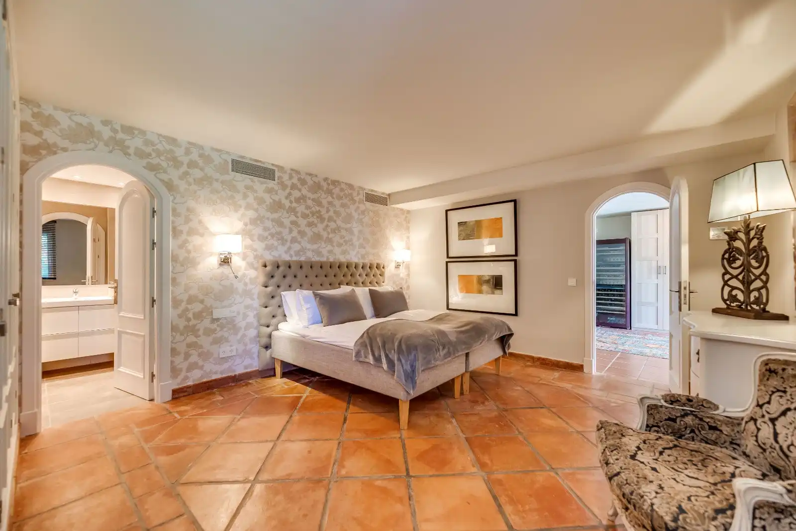 Dormitori de Casa o xalet en venda en Marbella amb Aire condicionat, Jardí privat i Terrassa
