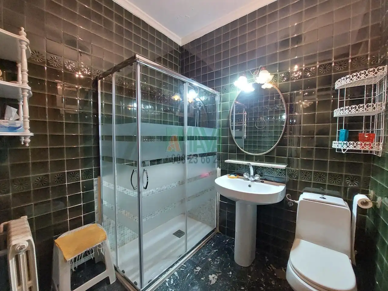 Bathroom of Flat for sale in Ourense Capital   with Heating and Storage room