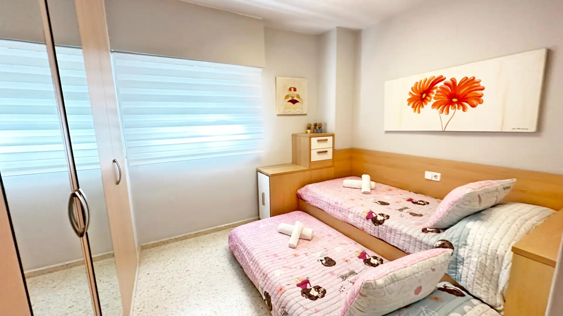 Habitación de Apartamento de alquiler en Gandia con Aire acondicionado, Calefacción y Terraza