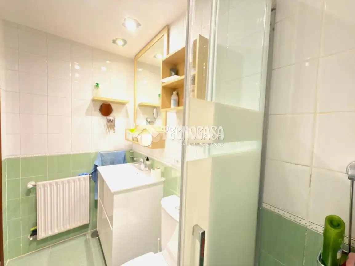 Baño de Piso en venta en Cuenca con Calefacción, Parquet y Trastero