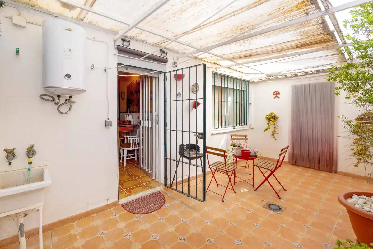 Casa adosada en venda en Castilleja de la Cuesta amb Aire condicionat, Calefacció i Terrassa