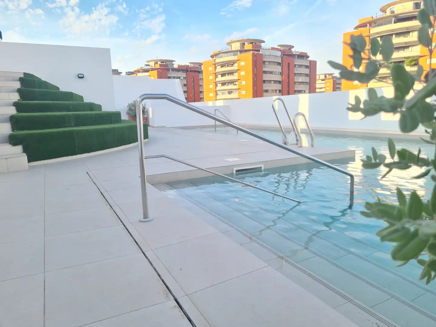 Piscina de Ático en venta en Sevilla con Aire acondicionado, Calefacción y Terraza