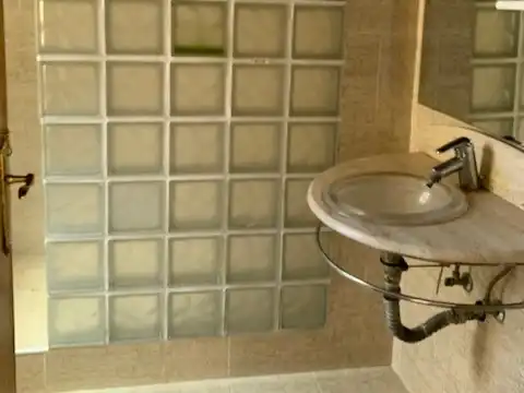 Bany de Apartament en venda en Terrassa amb Balcó
