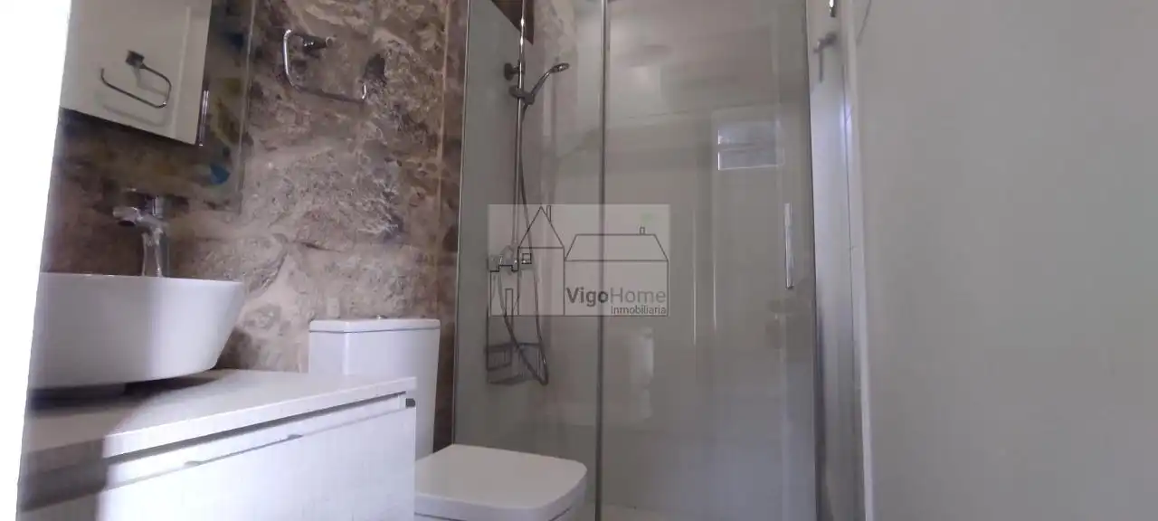 Bathroom of Apartments for rent in Sardoma - Castrelos