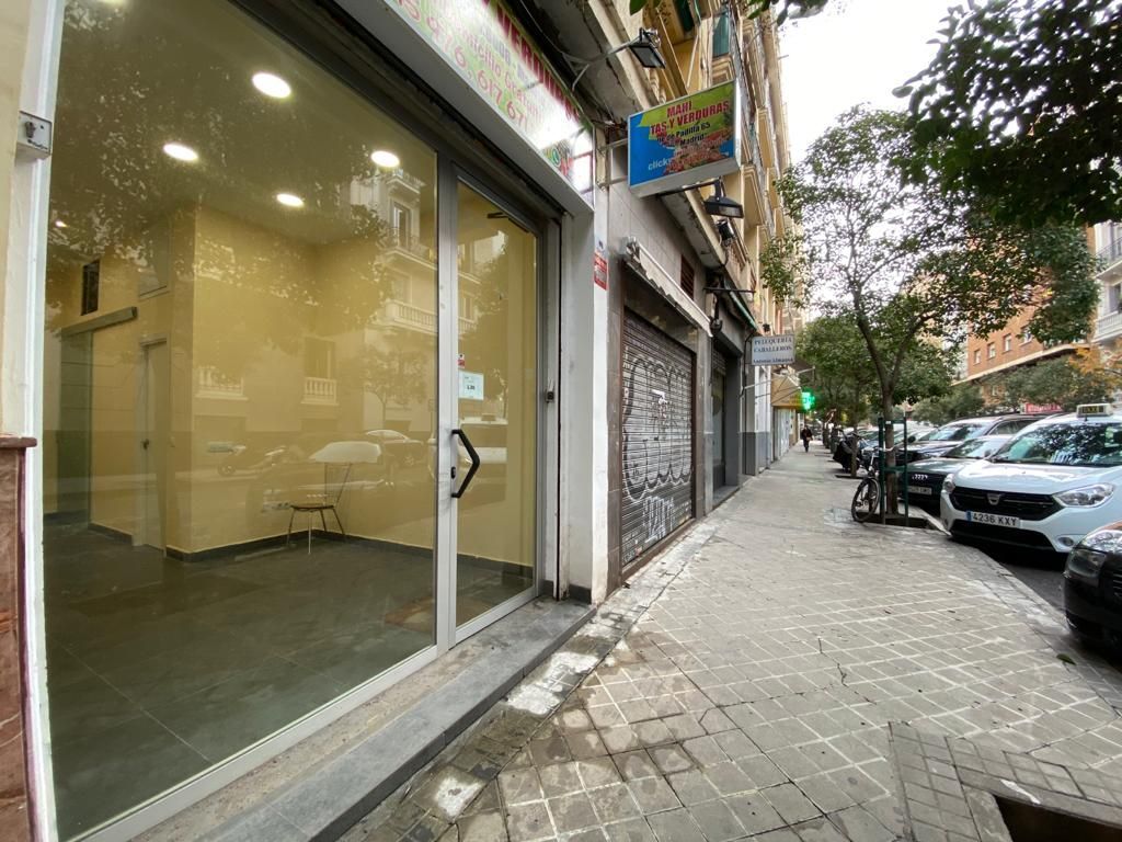 Exterior view of Premises for sale in  Madrid Capital  with Air Conditioner