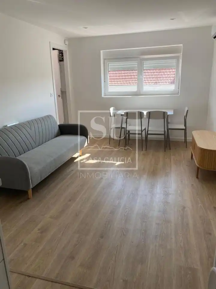 Schlafzimmer von Wohnung zur Miete in Baiona mit Klimaanlage, Heizung und Möbliert