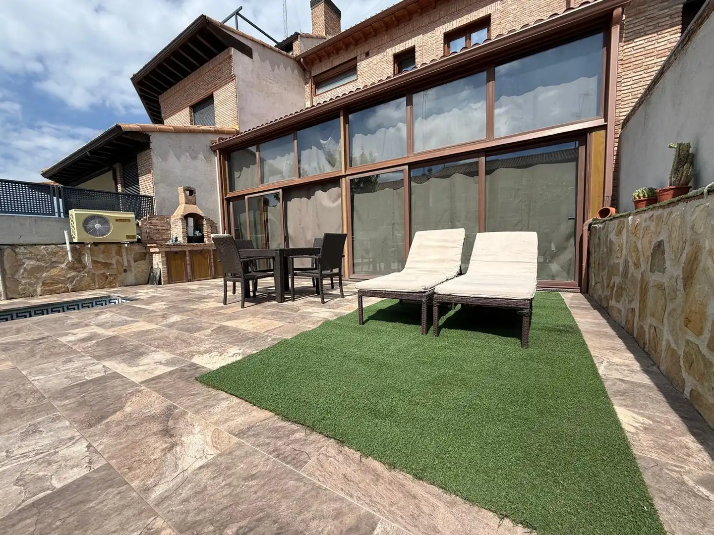 Terrasse von Einfamilien-Reihenhaus zum Verkauf in Navalcarnero mit Heizung, Terrasse und Schwimmbad