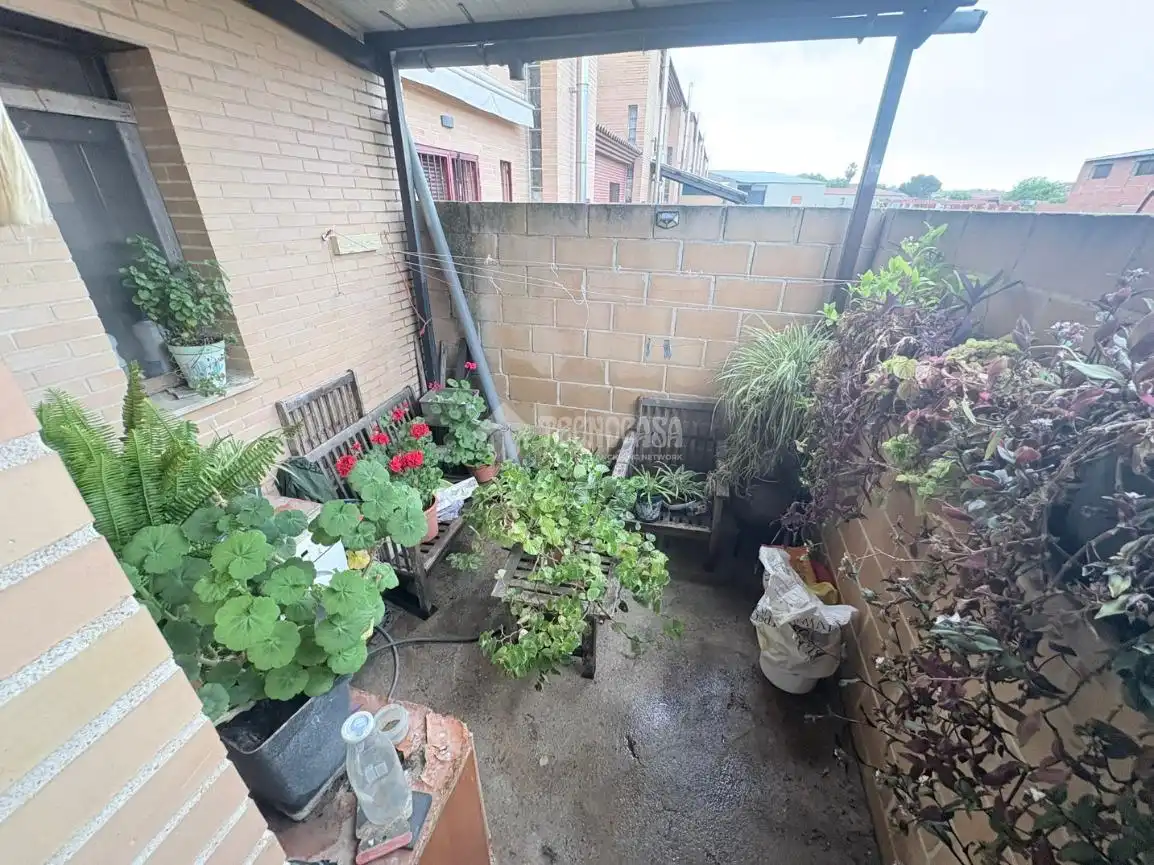 Terraza de Casa adosada en venta en Velada con Aire acondicionado, Calefacción y Jardín privado