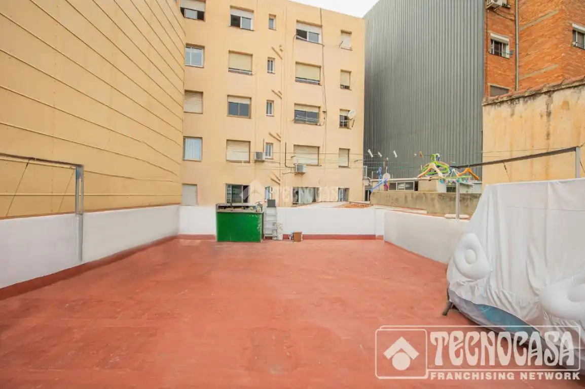 Außenansicht von Wohnung zum Verkauf in Santa Coloma de Gramenet