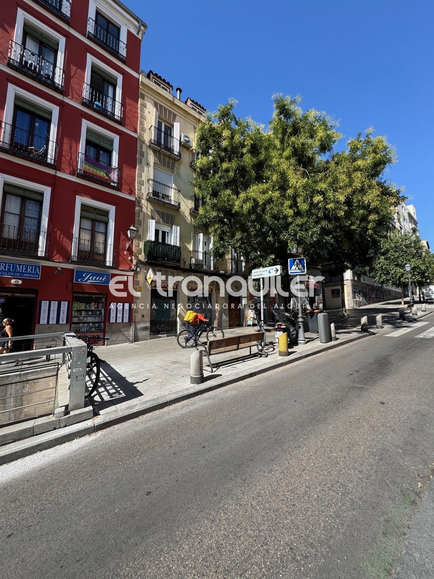 Vista exterior de Piso de alquiler en  Madrid Capital con Amueblado y Lavadora