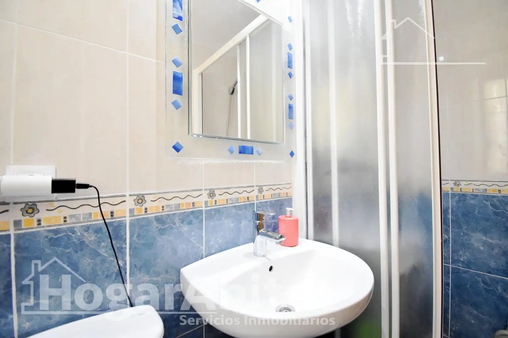Badezimmer von Einfamilien-Reihenhaus zum Verkauf in Cullera mit Heizung, Terrasse und Abstellraum