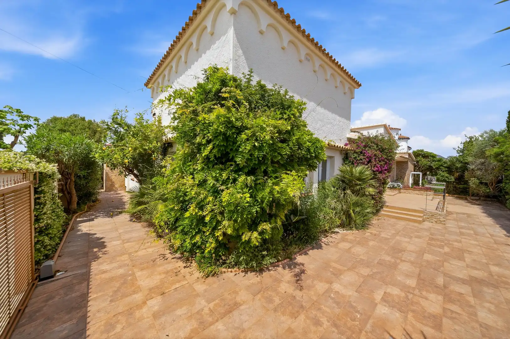 Vista exterior de Casa o chalet en venta en Empuriabrava con Aire acondicionado, Jardín privado y Terraza