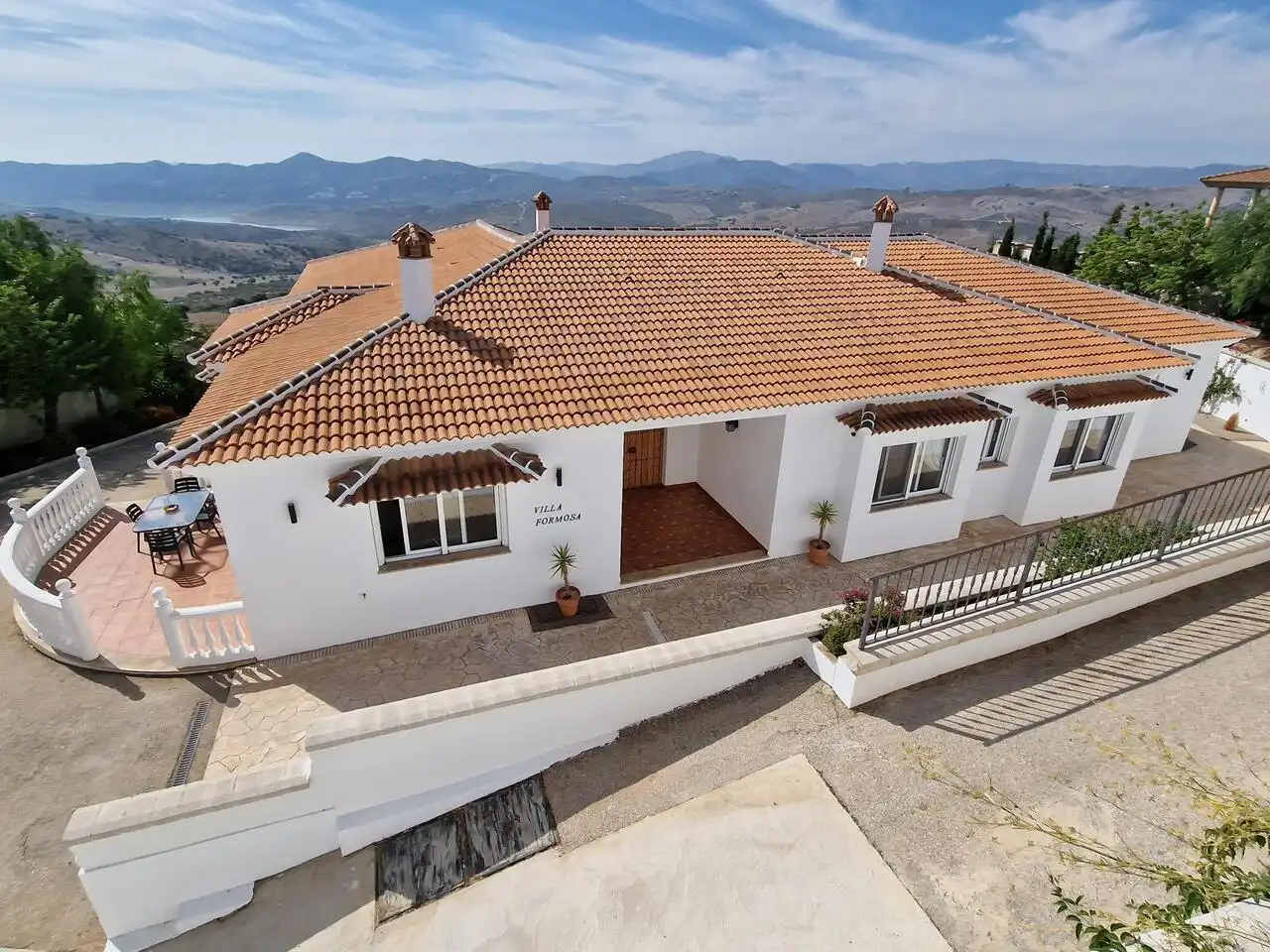 Vista exterior de Casa o chalet en venta en Periana con Aire acondicionado, Terraza y Piscina