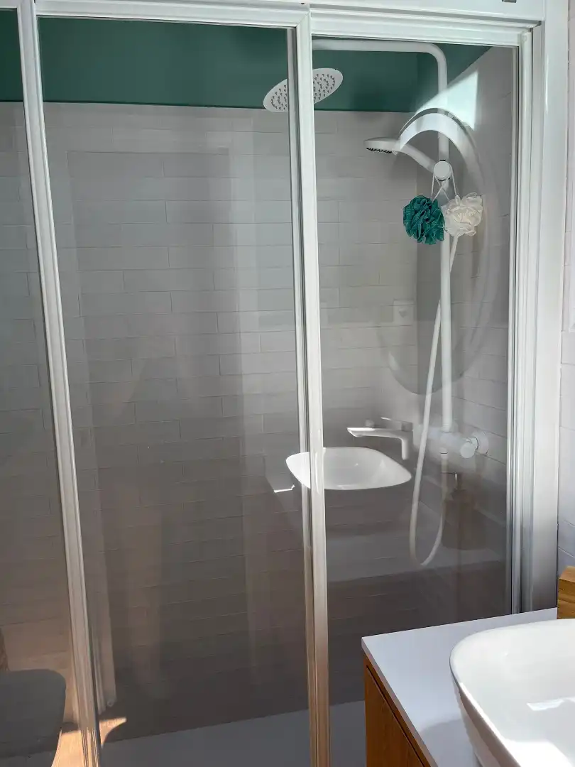 Badezimmer von Einfamilien-Reihenhaus zum Verkauf in Piedrahíta mit Heizung, Möbliert und Ofen