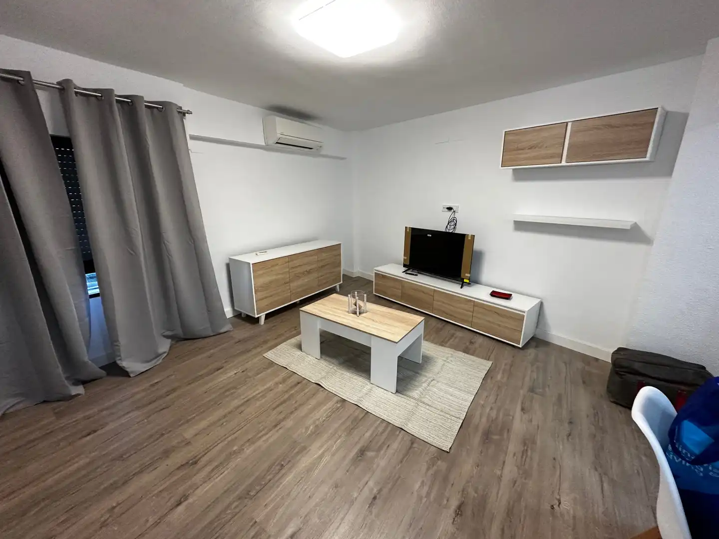 Sala de estar de Piso de alquiler en Córdoba con Aire acondicionado, Parquet y Amueblado