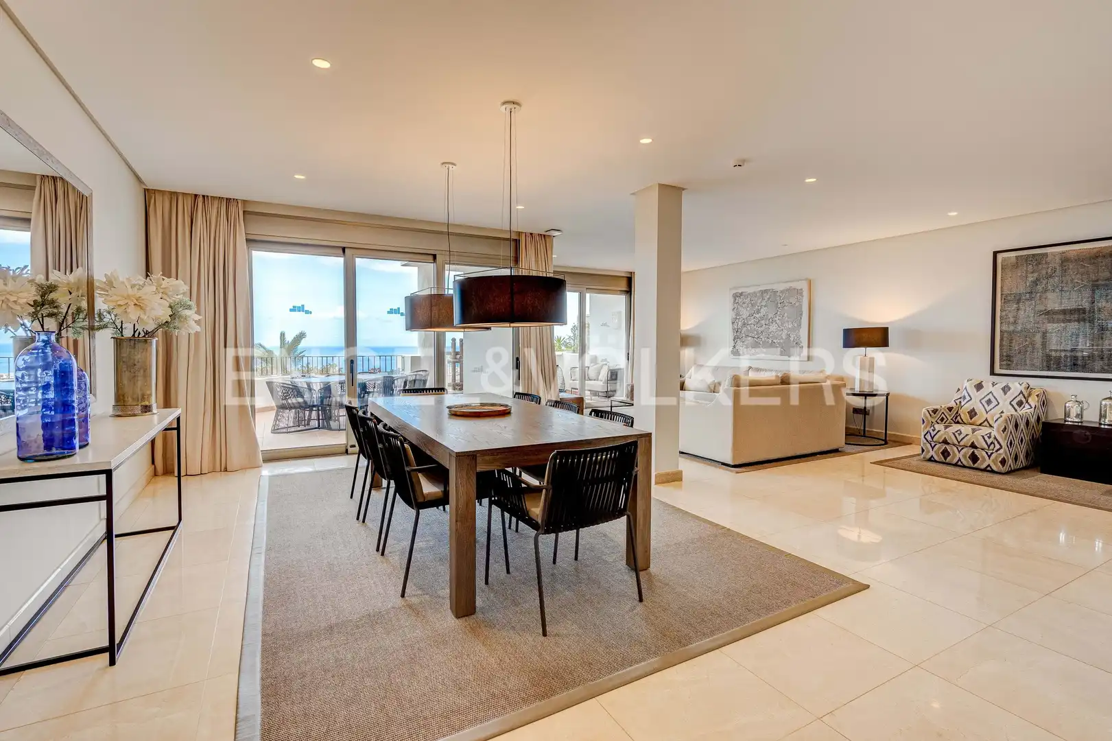 Comedor de Piso en venta en Guía de Isora con Aire acondicionado, Terraza y Piscina