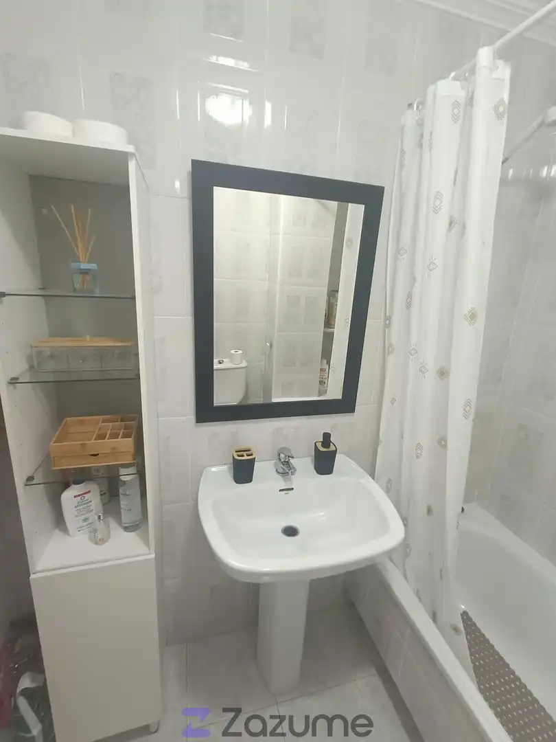 Badezimmer von Wohnung zur Miete in Torrevieja mit Klimaanlage, Heizung und Möbliert