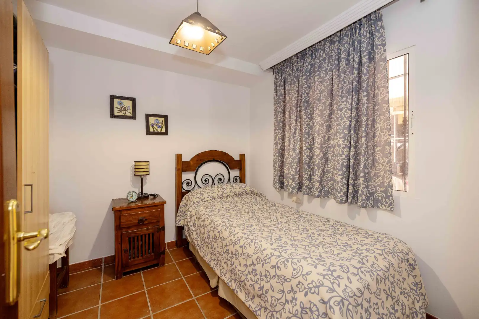 Dormitori de Casa o xalet en venda en Málaga amb Aire condicionat, Calefacció i Jardí privat